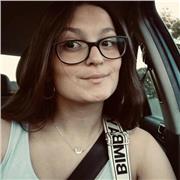 Alumna del grado en Psicologia en la US con capacidad para dar clases a otros alumnos